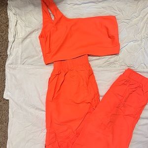 Fashion Nova two side set.